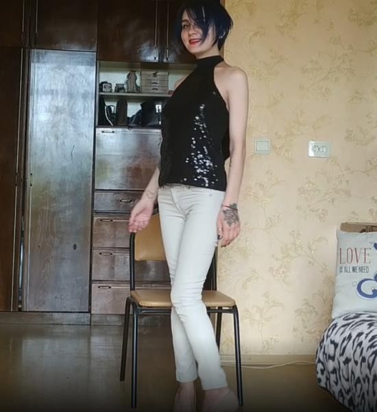 PornHub/PornHubPremium - Forest Whore - I piss in my jeans (FullHD/1080p/173 MB)