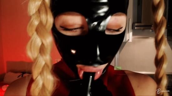 Chaturbate - Bronnica - Latex (FullHD/1080p/1.94 GB)