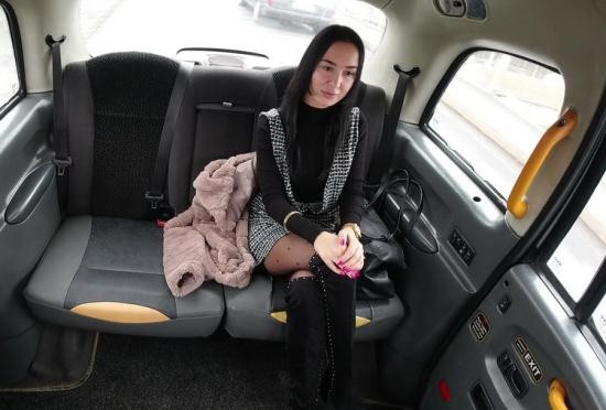 SexInTaxi/Porncz - Freya Dee, Thomas - Girl fucks in a taxi without restraint (UltraHD/2K/1920p/1.48 GB)