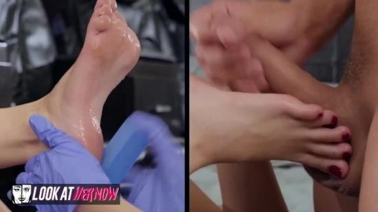 LookAtHerNow - Kimmy Granger - Kimmy Granger Gets her Feet Covered with Cum (FullHD/1080p/624 MB)