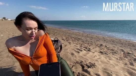 Porn - Murstar - The bitch was excited by an interactive toy and sucked on the beach (UltraHD 4K/2160p/3.11 GB)