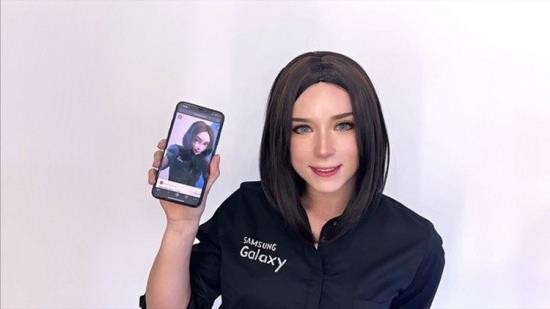 OnlyFans - Sweetie Fox - Sam from Samsung sucked and fucked for an iPhone (UltraHD 4K/2160p/2.98 GB)