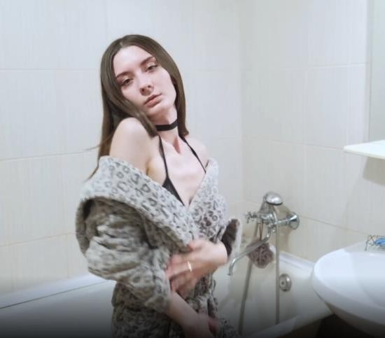 Porn - Desert-X - Blowjob and sex in the bathroom (UltraHD 4K/2160p/1.77 GB)