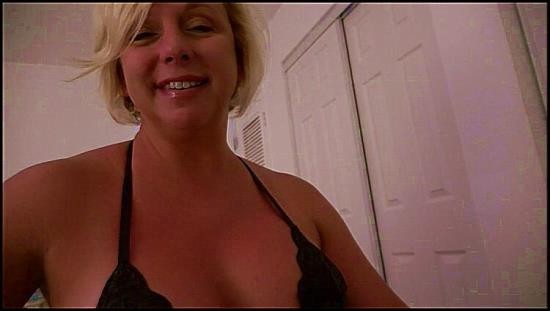 Clips4Sale - Brianna Beach - The Normal Goodnight (FullHD/1080p/1.69 GB)