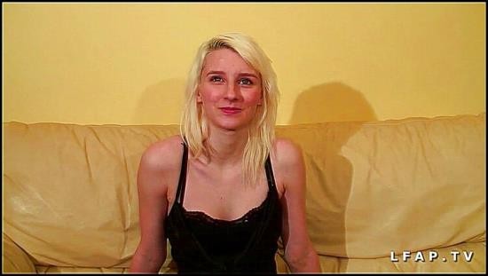 LaFranceAPoil/lfap.tv - Adeline - Jeune Petite francaise defoncee pour son casting porno (HD/720p/394 MB)