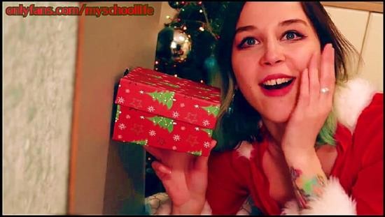 OnlyFans - MySchoolLife - The best gift for Christmas is a Dick (FullHD/1080p/405 MB)