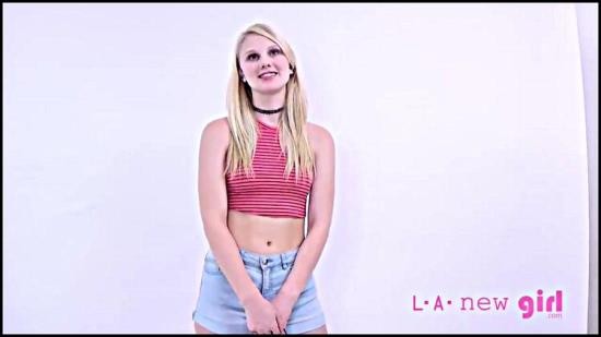 LANewGirl - LILY - New Girls Doing Porn (HD/720p/573 MB)