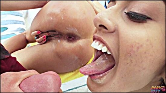 AnalOverdose/Pervcity - Ariella Ferrera, Janice Griffith - MILF Ariella Ferrera Teaches Little Sister Ass to Mouth Resuscitation (FullHD/1080p/4.07 GB)