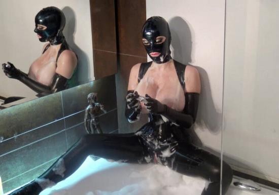 Rubber-Passion - Zara Du Rose, Latex Lucy - Blissful Bubble Bath Pt2 (HD/720p/320 MB)