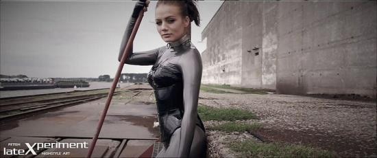 LateXperiment - Valerie Tramell - Latex Experiment (HD/720p/356 MB)