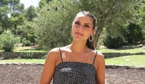 JacquieEtMichelTV.net / Indecentes-Voisines.com - Claudia Kardinal - Claudia, 23, Young And (Very) Pretty Law Student In Bordeaux! (Full HD/1080p/989.9 MB)