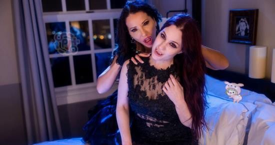 SheSeducedMe - Angel Dark, Jessica Ryan - Interview With A Lesbian Vampire (FullHD/1080p/2.34 GB)