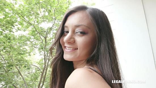 LegalPorno - Shrima Malati faces four black bulls and gets destroyed with great sex IV176 (HD/720p/1.79 GB)