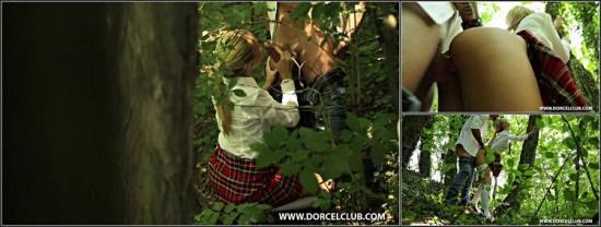 Dorcel Club - Lola Reve And Mike Angelo In The Forest (FullHD/1080p/408 MB)