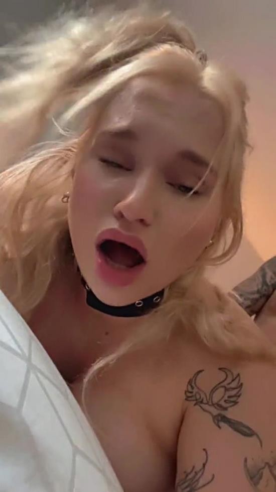 Onlyfans - Zoie Burgher Nude Sex Tape Video Leaked (FullHD/1080p/198 MB)