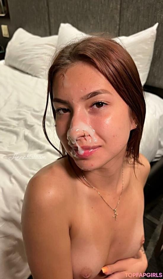 Onlyfans - Anna Blossom - 138 Video + Images (FullHD/1080p/30.56 GB)