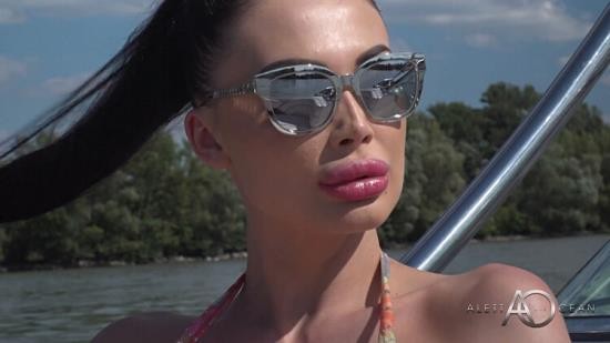 AlettaOceanLive - Aletta Ocean - Summer Heat (Full HD/1080p/736.9 MB)