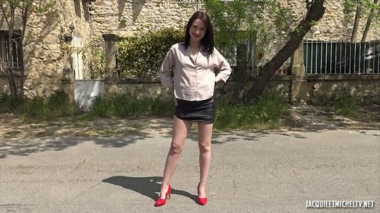 JacquieEtMichelTV/Indecentes-Voisines - Alice Drake - Alice Wants To Remember Her 20 Years (FullHD/1080p/993 MB)