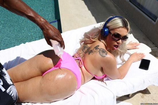 BigWetButts/Brazzers - Assh Lee : Sunbathing Distraction (HD/720p/2.79 GB)