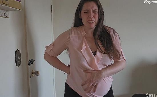 Manyvids - Pregnant Teacher Labor Fuck : Sassy Pantz (FullHD/1080p/2.71 GB)