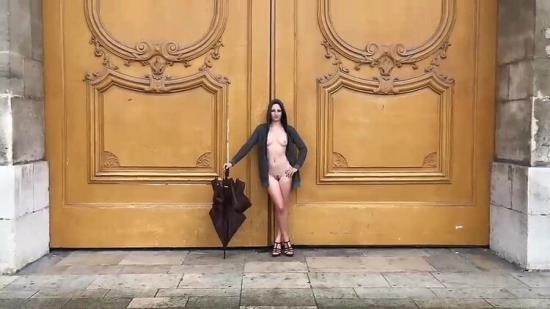 ManyVids - Rockinbabe Nude In Public Places All Over The World (HD/720p/1.23 GB)