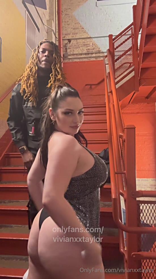 Onlyfans - PAWG Stairwell Challenge (UltraHD 2K/1920p/358 MB)