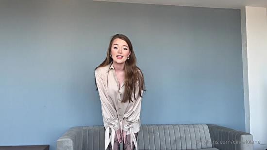 Onlyfans - Olivia Keane - Forgot Skirt And Was Called Into Horny Boss Office Thinking Knees Quick (FullHD/1080p/408 MB)