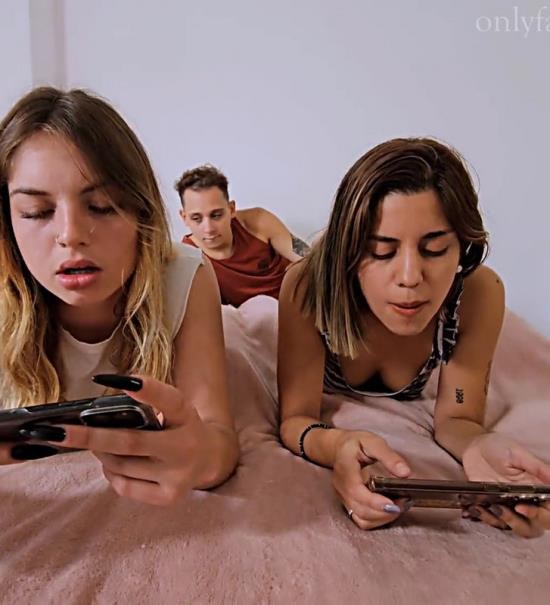 ModelHub - Primiciax - Gamer Girls Hard Fucked While Playing Mobile Legends - Ft KeilaBassi77 SaraLatina (FullHD/1080p/434 MB)