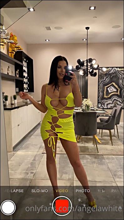 OnlyFans - Angela White Real Skybri - After We Hit The Club @skybri And I Hit Up @mrluckypov (UltraHD 2K/1920p/1.31 GB)