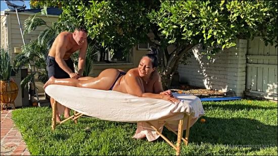 Onlyfans - Kiara Mia Outdoor Sex Tape With Danny (HD/720p/754 MB)