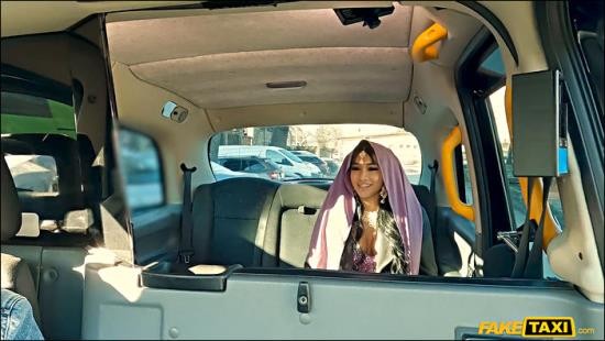 FakeTaxi - Yasmina Khan XXX (FullHD/1080p/1.25 GB)