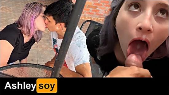 PornHub - LE ENSENO A BESAR A MI HERMANASTRO PERO SE ME SALE DE LAS MANOS (FullHD/1080p/464 MB)