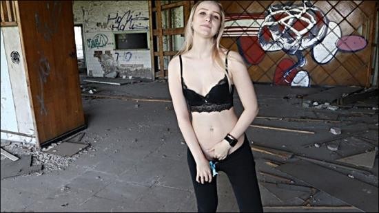 PornHub - Beautiful Sex With A Beautiful Girl In An Abandoned Building (FullHD/1080p/763 MB)