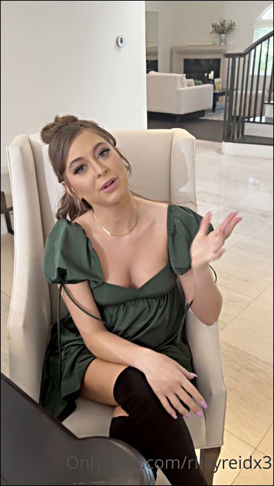 Onlyfans - Riley Reid - Green Dress POV Sextape Video Leaked (UltraHD 2K/1920p/580 MB)