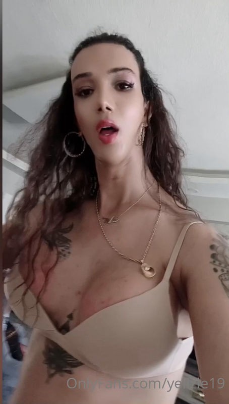 Onlyfans - Queen (@queenle19) - Aug 19, 2022 (HD/1076p/521 MB)