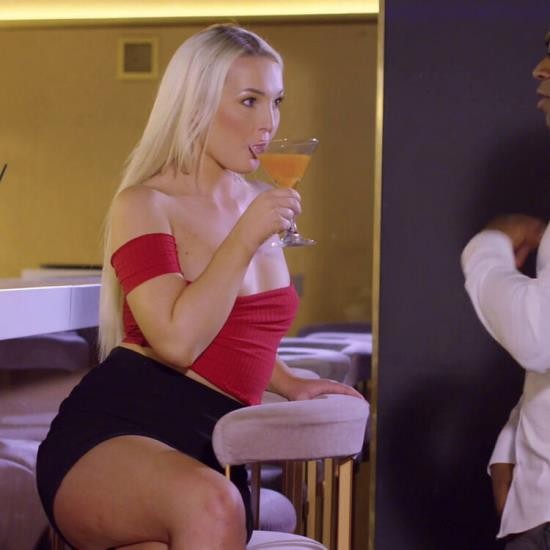 DaneJones/SexyHub - Lovita Fate : Czech Blonde Seduces The Bartender (FullHD/1080p/1.49 GB)