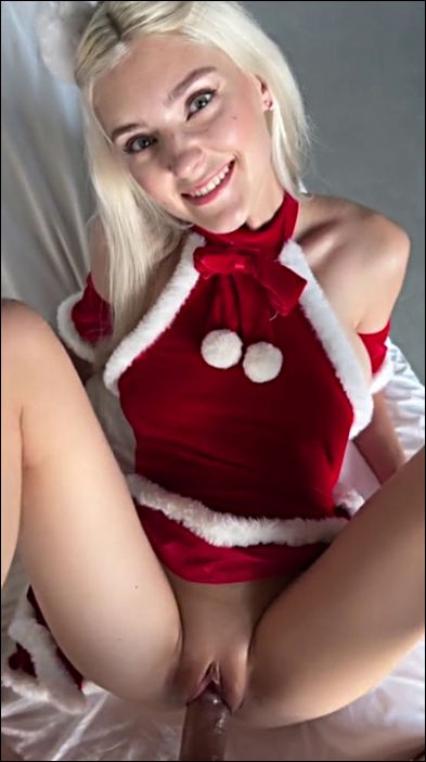 Onlyfans - Eva Elfie BG Christmas Sex Tape Video Leaked (HD/720p/75.3 MB)