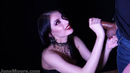 JuneMooreXXX/ ManyVids - June Moore: Thirst - b/g Vampire Handjob Blowjob (FullHD/1080p/1.40 GB)