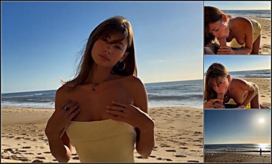 Onlyfans - Anna Ralphs Suck Cock On The Beach (HD/720p/71.1 MB)