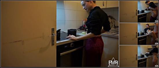 ManyVids - Cooking, Boy Girl, Cumshots Ephemere Cam Quickie In The Kitchen (HD/720p/42.6 MB)