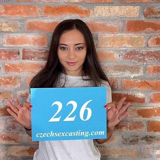 CzechSexCasting/PornCZ - E226 Shrima Malati Experienced actress is playing with a photographer (FullHD/1920p/1.59 GB)
