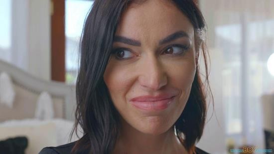MomsBoyToy - Venus Valencia : Stepmoms Witchy Dickcraft (FullHD/1080p/398 MB)