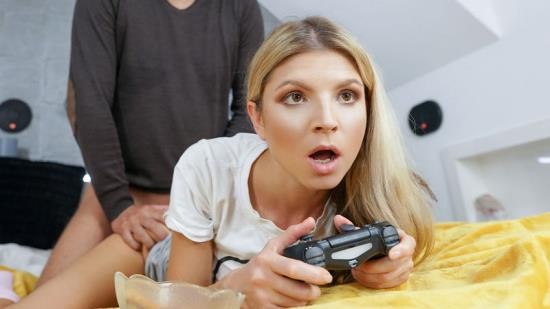 ExxxtraSmall/TeamSkeet - Gina Gerson - Gamer Girl Focus (FullHD/1080p/615 MB)