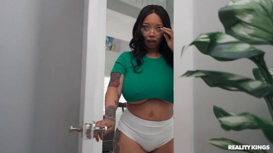 RKPrime - Advoree, Charlotte Lavish : Tiny Top, Big Tits, Can t Lose (FullHD/1080p/368 MB)