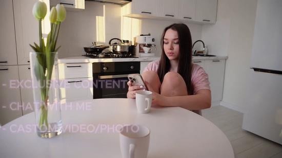 Onlyfans - Stepsister Asked For a Photo Shoot She Fucks Her Water Brother For Good Pictures  Deluxe Bitch Bonnie Blaze (FullHD/1080p/123 MB)
