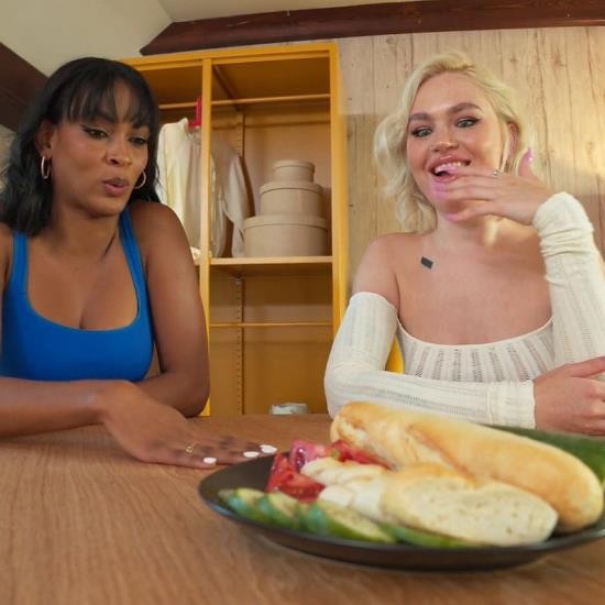 FakeHostel - Greta Foss, Samantha Cruz : Tipping The Titties (FullHD/1080p/397 MB)