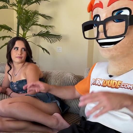 PornDudeCasting - Daisy Pheonix : Calls Porn Dude For Some Big, Easy Dick (FullHD/1080p/409 MB)