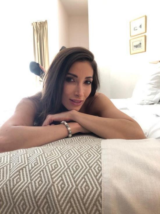 Onlyfans - Clea Gaultier Clip 2 (HD/720p/409 MB)