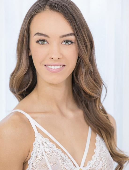 Blacked - Charity Crawford  : Young,Adventurous (HD/720p/2.06 GB)