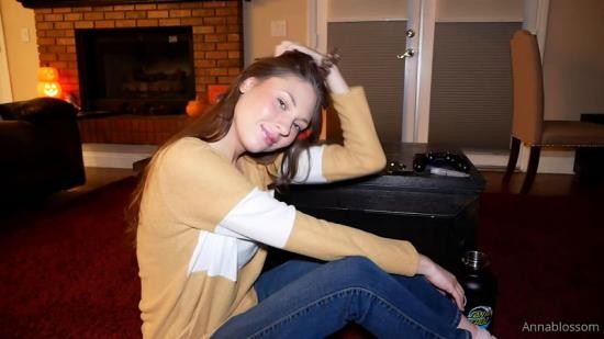 Onlyfans - Anna Blossom Clip 93 (HD/720p/454 MB)